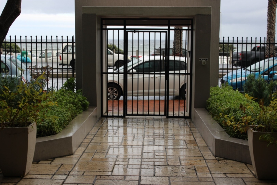 To Let 2 Bedroom Property for Rent in Sea Point Western Cape
